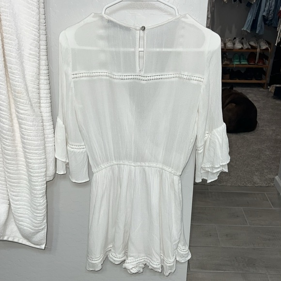Abercrombie & Fitch white ruffle romper size xsmall - Picture 2 of 4